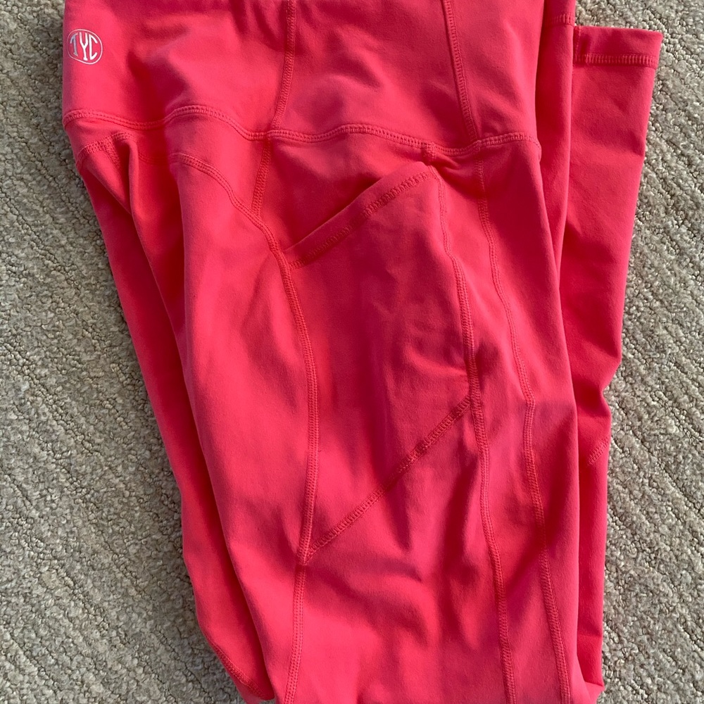 TYC resilient heart booty leggings